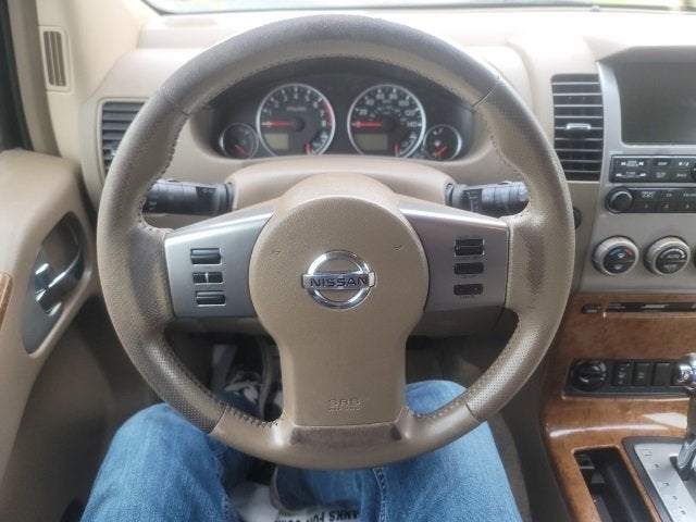 2007 Nissan Pathfinder LE